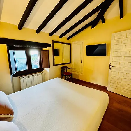 La Casina De La Arquera リャネス